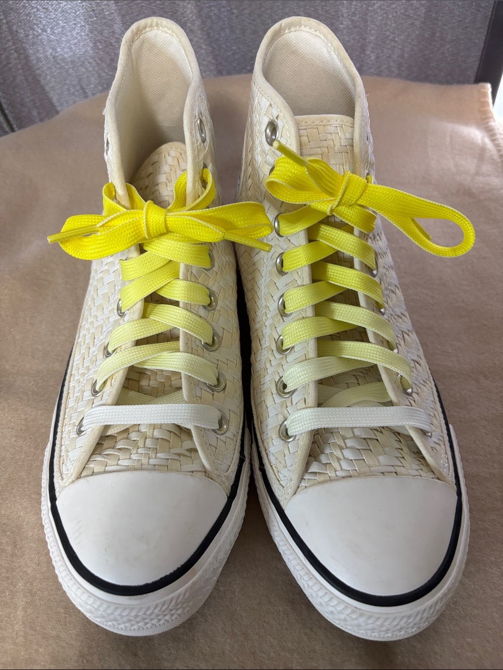Converse High-Top Woven Sneakers with Yellow Laces Sz W 10 M 8 New Without Box